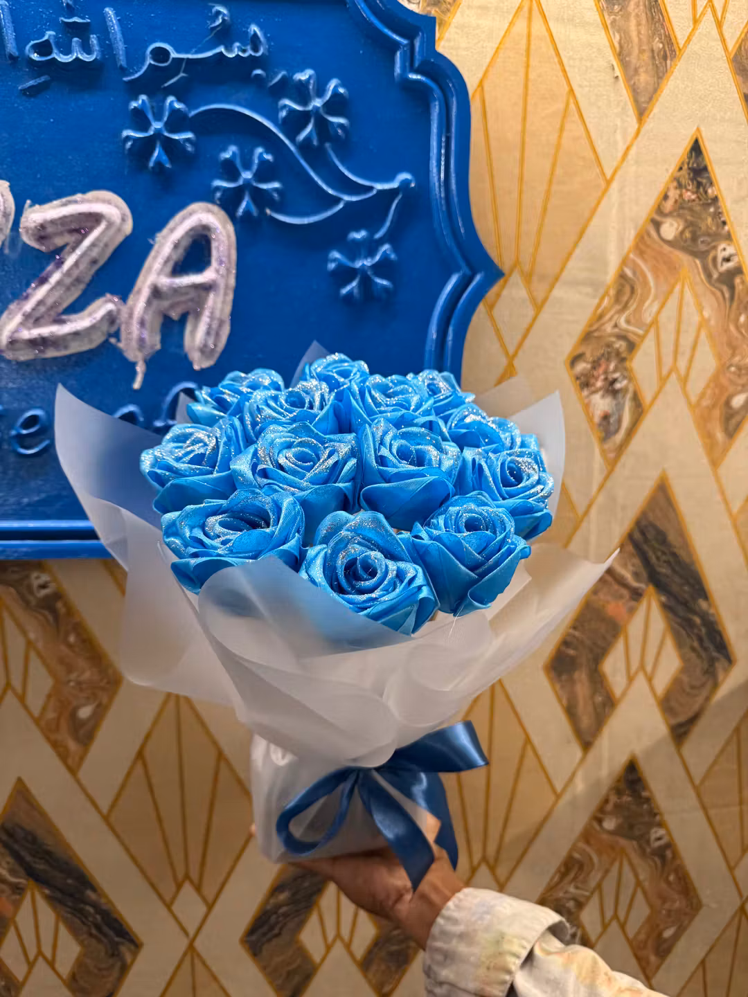 Blue Rose Bouquet: A Unique Flower Gift for Birthdays