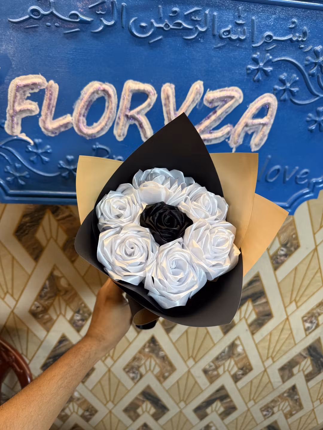 dramatic black & white bouquet